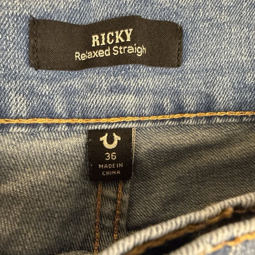 True Religion Jeans Mens 36  Ricky Relaxed Straight Blue  Flap HEM DAMAGE